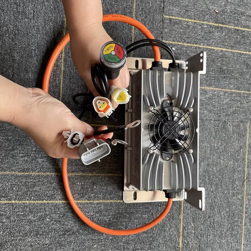 Caricabatterie Impermeabile ad - 72V 15A Fast Charger recensione e prezzo